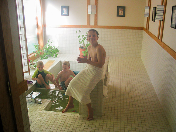 2003-10_Japanese_Bath_Gull_Lake