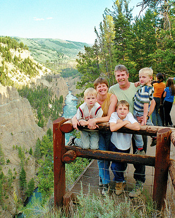 Family_yellowstone_01_v5